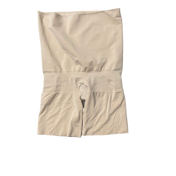 SPANX Assets XL High Waist Shaping Breathable Shorts - Picture 3 of 3